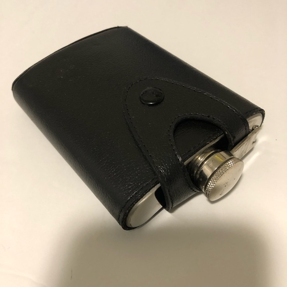 WHISKEY FLASK - Picture 6 of 9